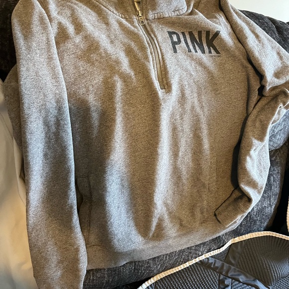 (3) EUC BUNDLE PINK VS LEGGINGS AND SHIRT SIZE L - Picture 9 of 9